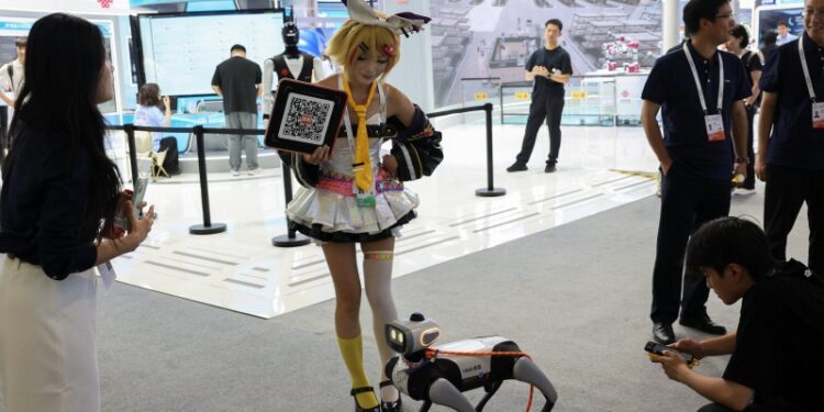 在一科技會展上展示的機器狗。（REUTERS）