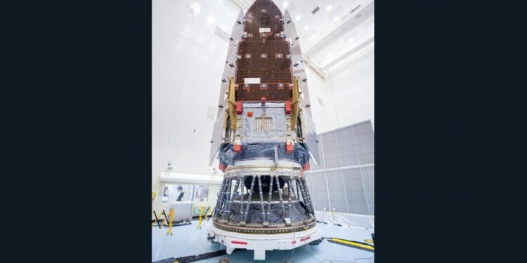 美國太空總署（NASA）的南希·格雷斯·羅曼太空望遠鏡在有效載荷危險服務設施內完成安裝後，穩穩地立於地面。（REUTERS）